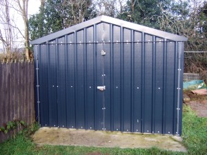 Painted inside & out, Rust free screws